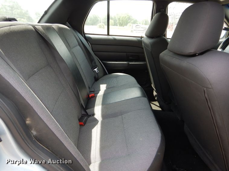 image for item DE8519 2006 Ford Crown Victoria Police Interceptor