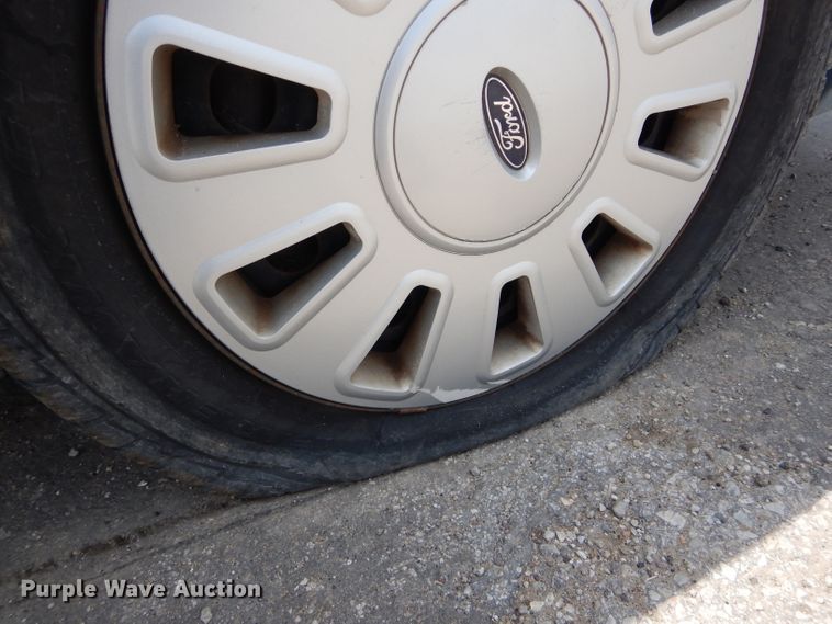 image for item DE8519 2006 Ford Crown Victoria Police Interceptor