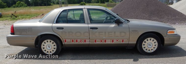 image for item DE8521 2004 Ford Crown Victoria Police Interceptor