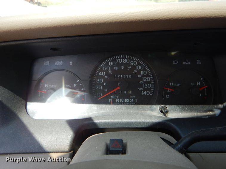 image for item DE8521 2004 Ford Crown Victoria Police Interceptor