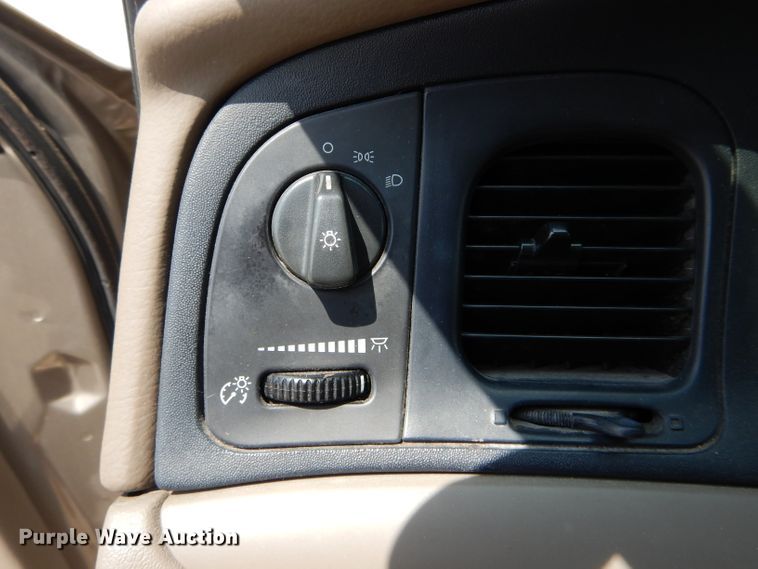 image for item DE8521 2004 Ford Crown Victoria Police Interceptor