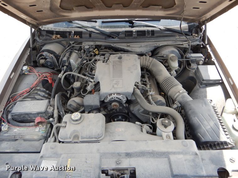 image for item DE8521 2004 Ford Crown Victoria Police Interceptor