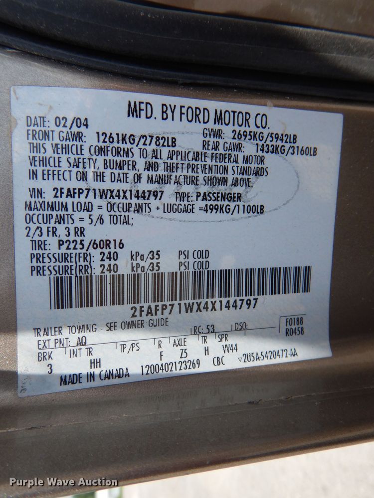 image for item DE8521 2004 Ford Crown Victoria Police Interceptor