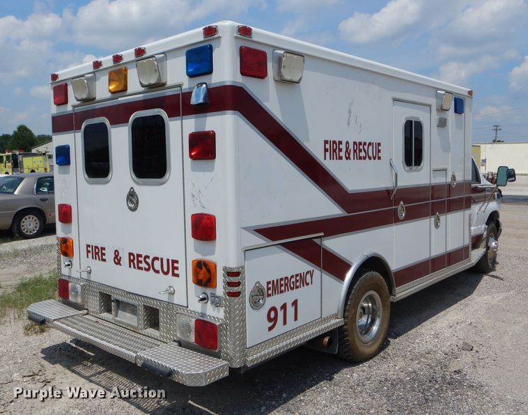 image for item DE8523 1999 Ford Econoline E450 Super Duty ambulance