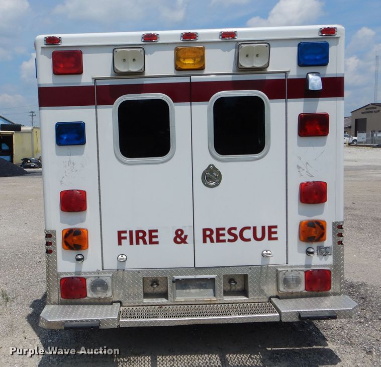 image for item DE8523 1999 Ford Econoline E450 Super Duty ambulance