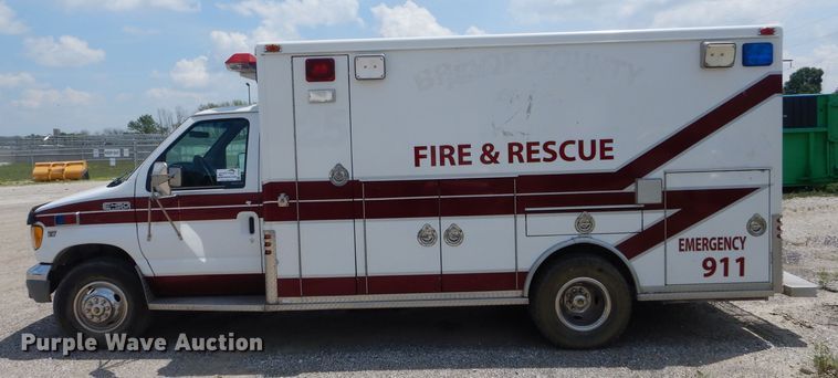 image for item DE8523 1999 Ford Econoline E450 Super Duty ambulance