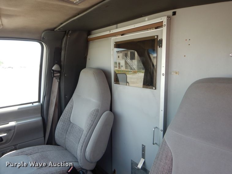 image for item DE8523 1999 Ford Econoline E450 Super Duty ambulance