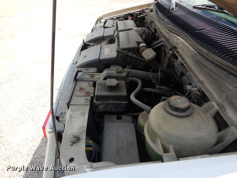 image for item DE8523 1999 Ford Econoline E450 Super Duty ambulance