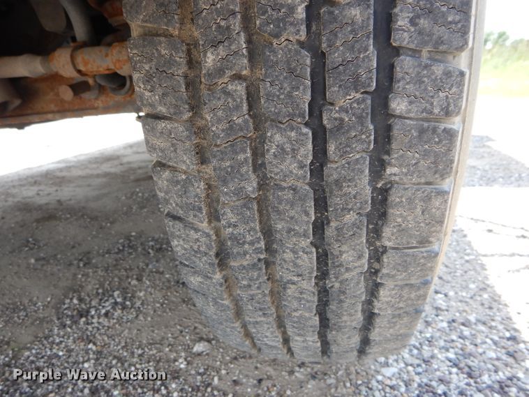 image for item DE8523 1999 Ford Econoline E450 Super Duty ambulance