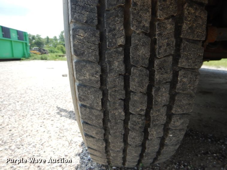 image for item DE8523 1999 Ford Econoline E450 Super Duty ambulance