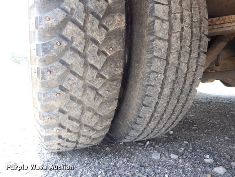 image for item DE8523 1999 Ford Econoline E450 Super Duty ambulance