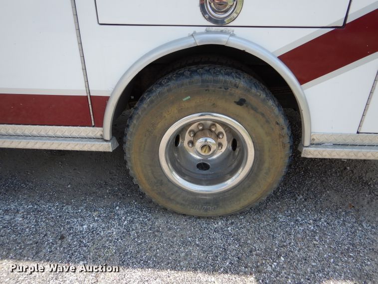 image for item DE8523 1999 Ford Econoline E450 Super Duty ambulance