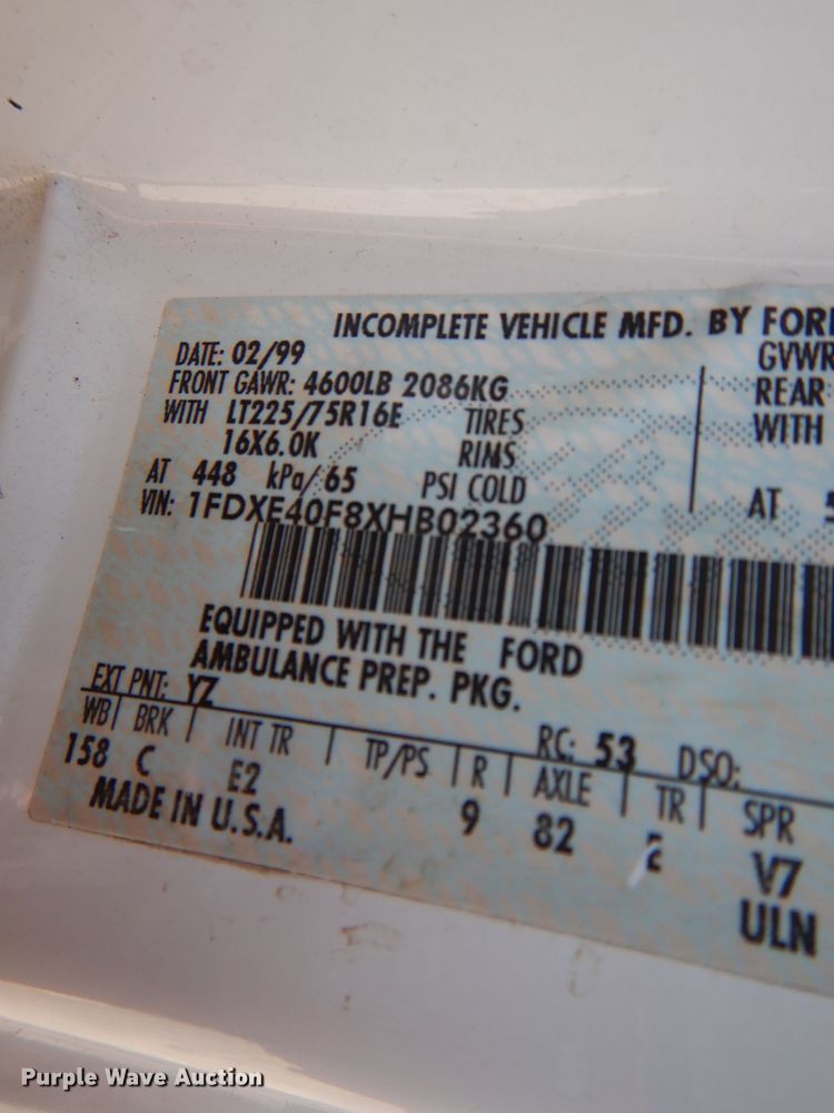 image for item DE8523 1999 Ford Econoline E450 Super Duty ambulance