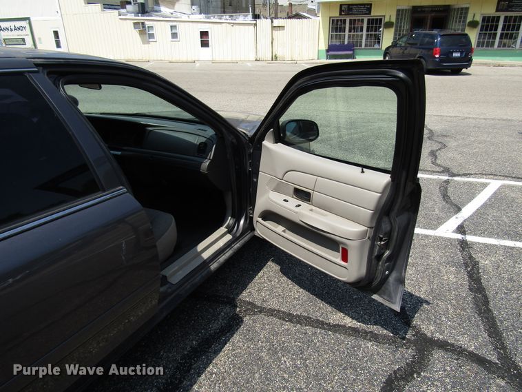 image for item DG1311 2007 Ford Crown Victoria Police Interceptor