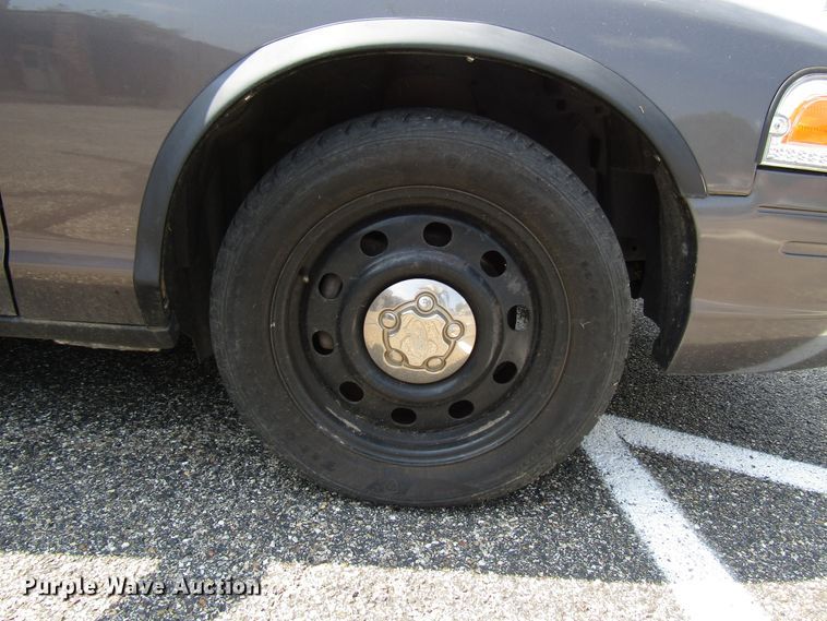 image for item DG1311 2007 Ford Crown Victoria Police Interceptor