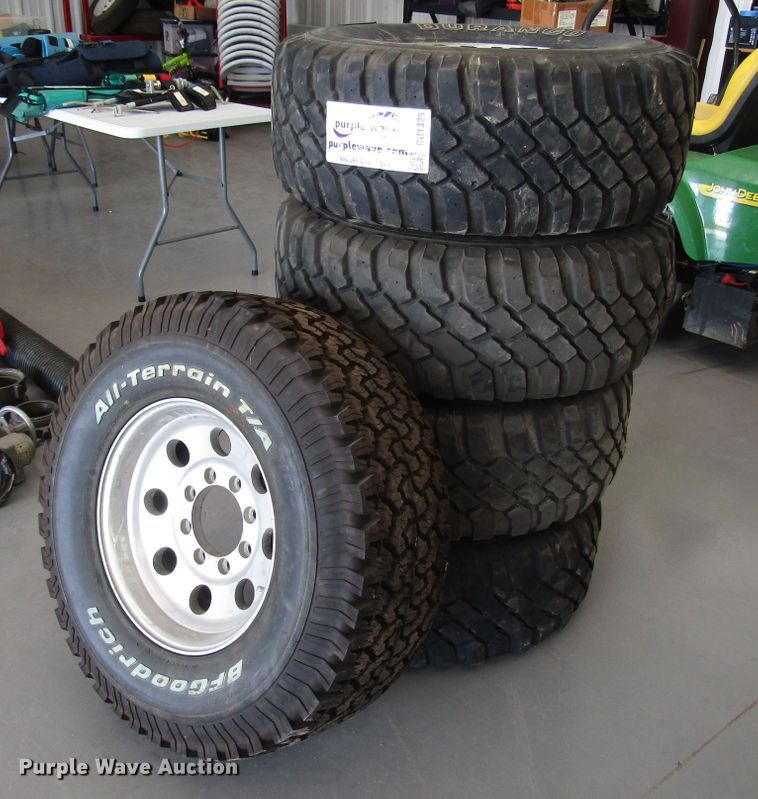 image for item DG1329 (5) 33x12.50x16.5 tires and wheels