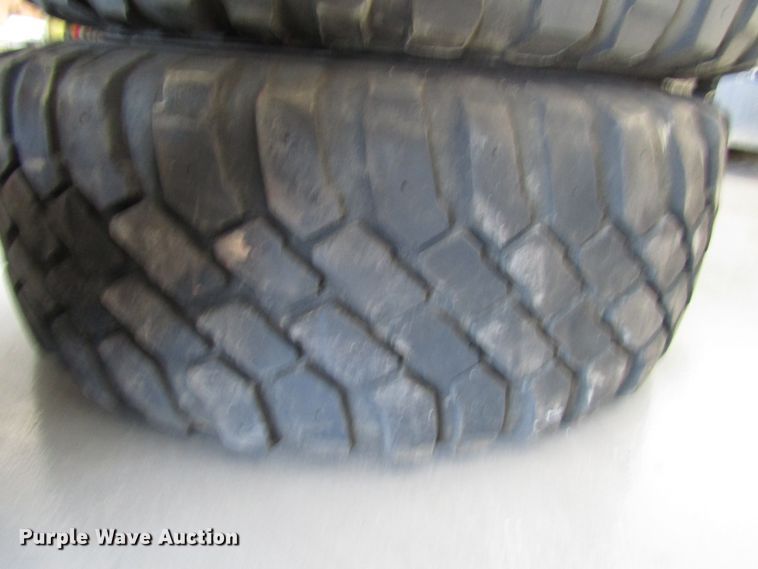 image for item DG1329 (5) 33x12.50x16.5 tires and wheels