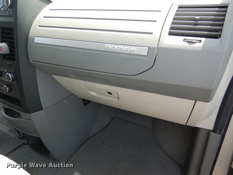 image for item DG4801 2008 Dodge Grand Caravan SE van