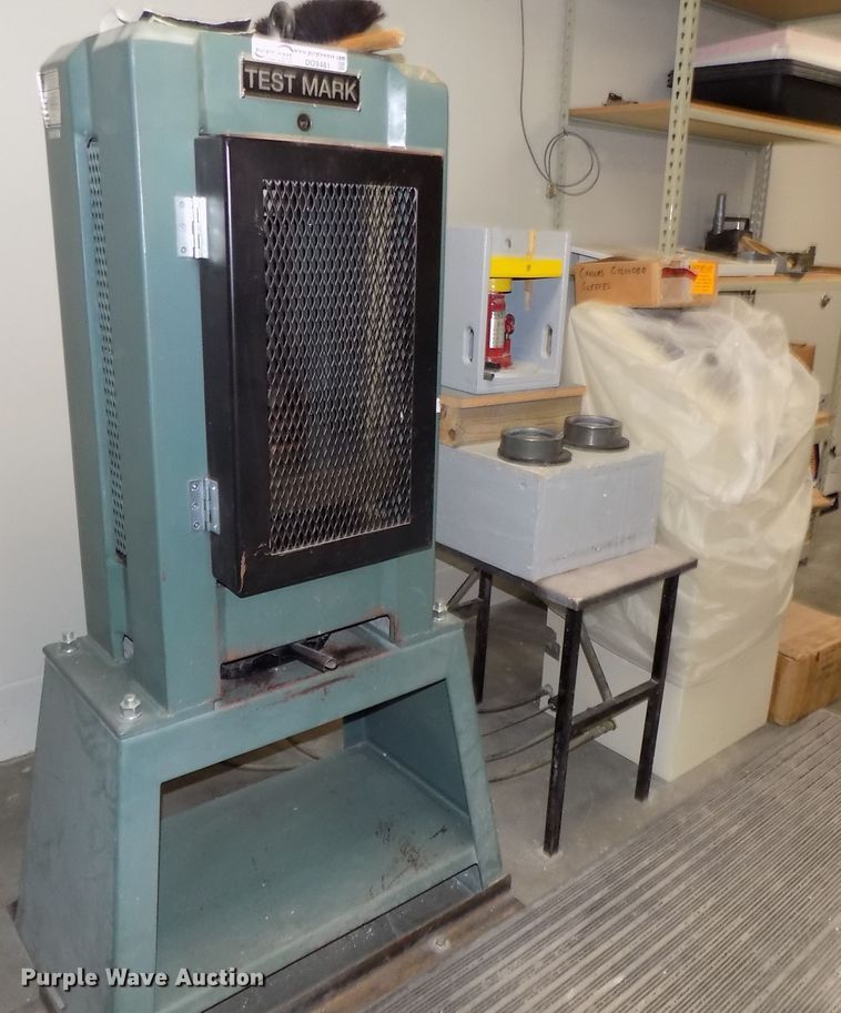 image for item DO9481 Test Mark CM-4000-D concrete compression testing machine