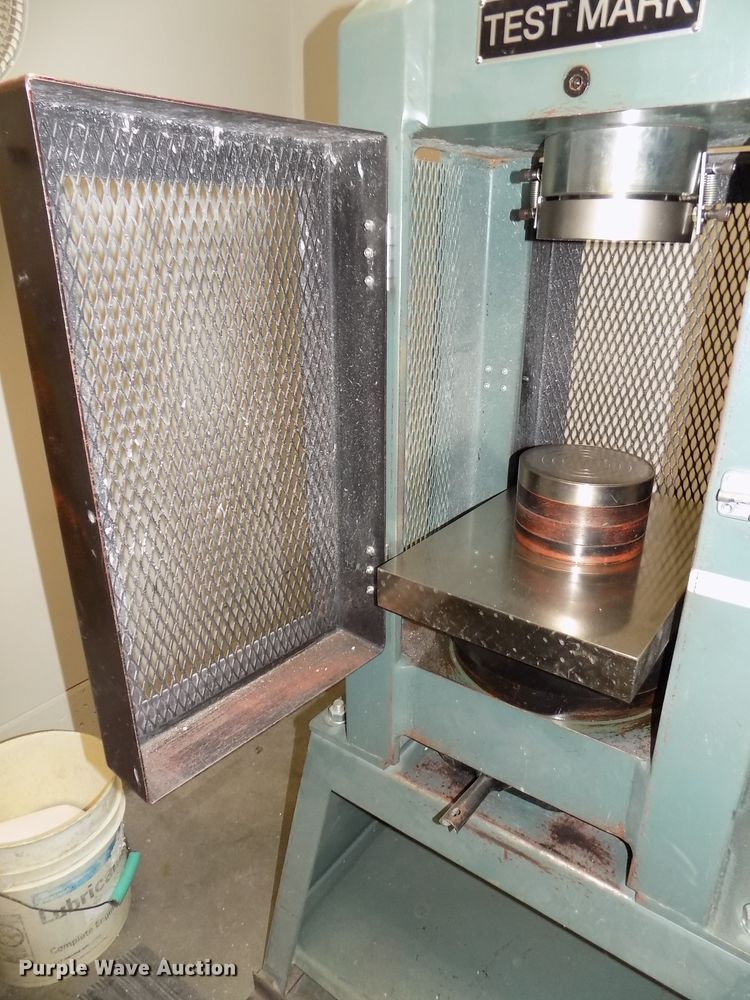 image for item DO9481 Test Mark CM-4000-D concrete compression testing machine