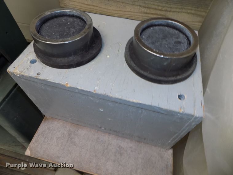 image for item DO9481 Test Mark CM-4000-D concrete compression testing machine