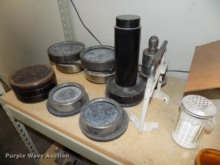 image for item DO9481 Test Mark CM-4000-D concrete compression testing machine