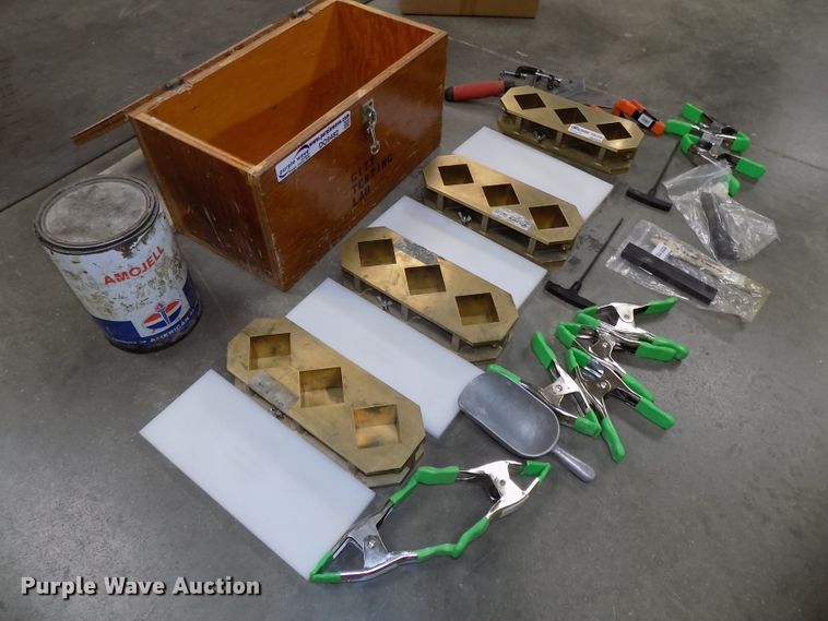 image for item DO9482 Cube mold casting set