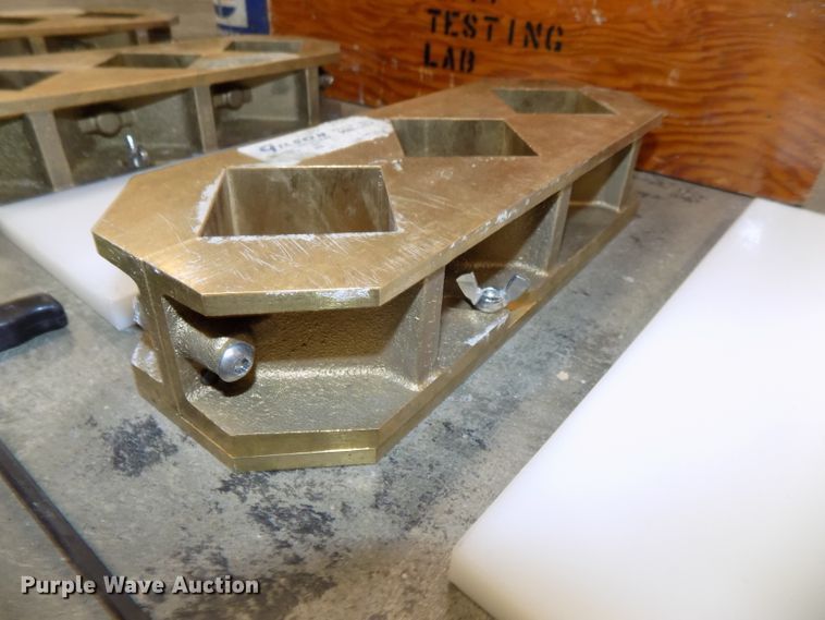 image for item DO9482 Cube mold casting set