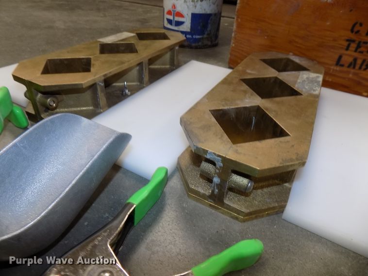 image for item DO9482 Cube mold casting set