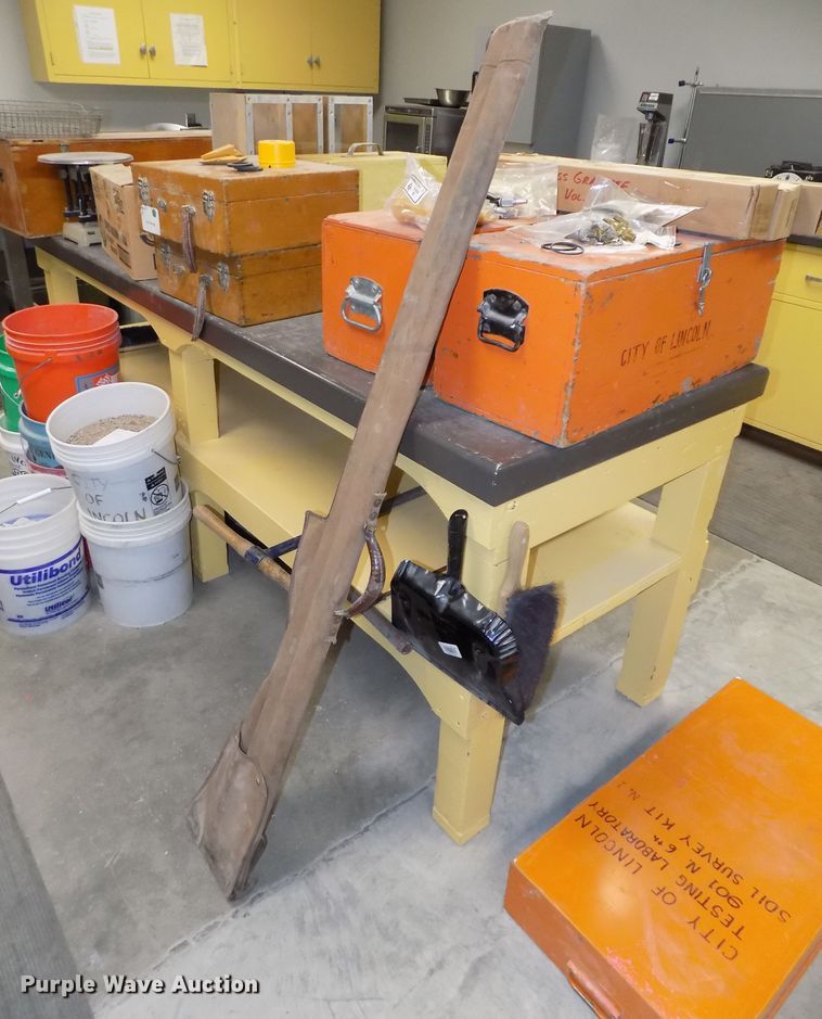 image for item DO9483 Soil testing apparatus