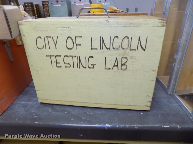 image for item DO9483 Soil testing apparatus