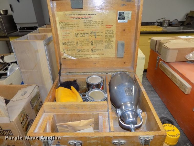 image for item DO9483 Soil testing apparatus