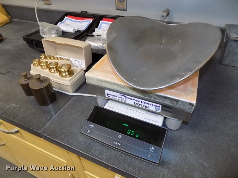 image for item DO9484 (3) digital scales