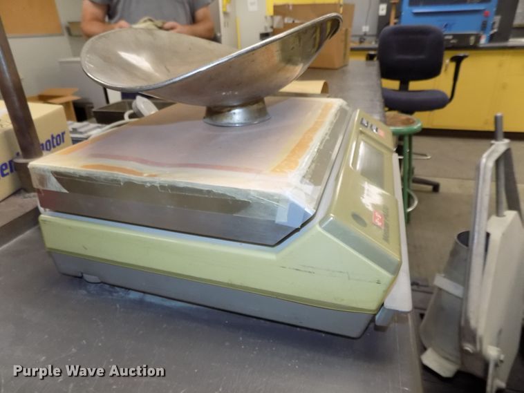 image for item DO9484 (3) digital scales