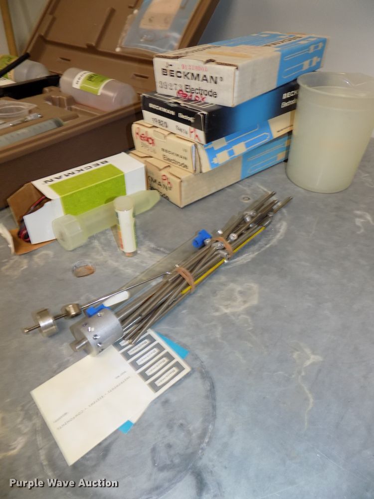 image for item DO9491 Soil resistivity and PH test kits