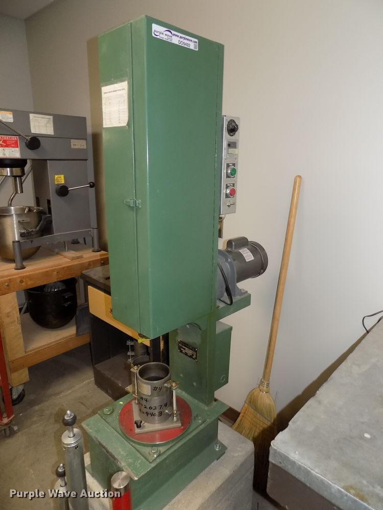 image for item DO9492 Soil proctor test equipment