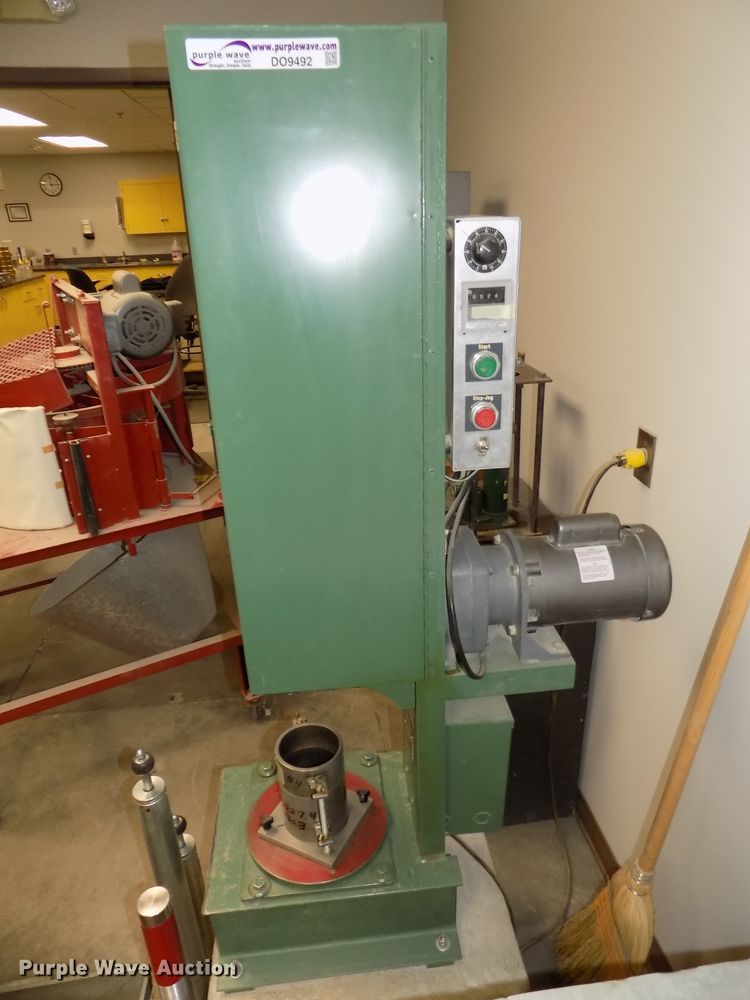 image for item DO9492 Soil proctor test equipment