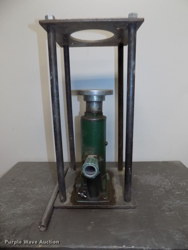 image for item DO9492 Soil proctor test equipment