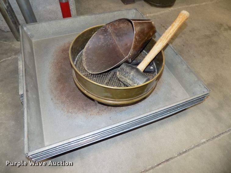 image for item DO9492 Soil proctor test equipment