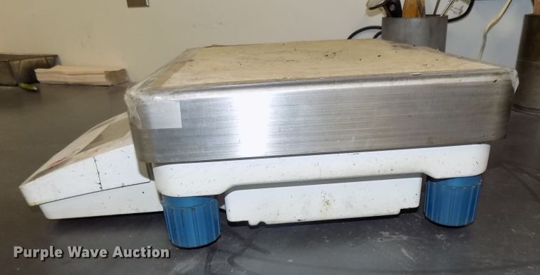 image for item DZ9735 Ohaus Explorer digital scale