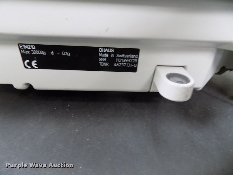 image for item DZ9735 Ohaus Explorer digital scale