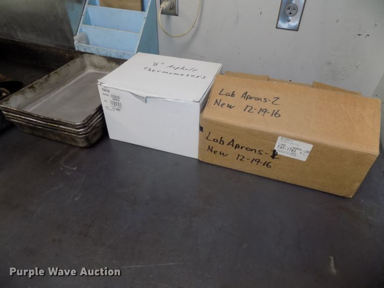 image for item DZ9735 Ohaus Explorer digital scale