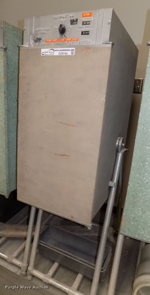 image for item DZ9740 Rainhart Mary Ann shaker and sieves