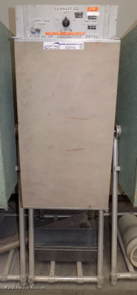 image for item DZ9740 Rainhart Mary Ann shaker and sieves