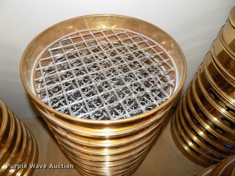 image for item DZ9740 Rainhart Mary Ann shaker and sieves