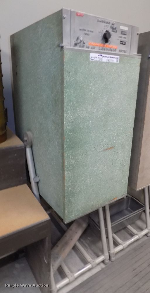 image for item DZ9741 Rainhart Mary Ann shaker and sieves