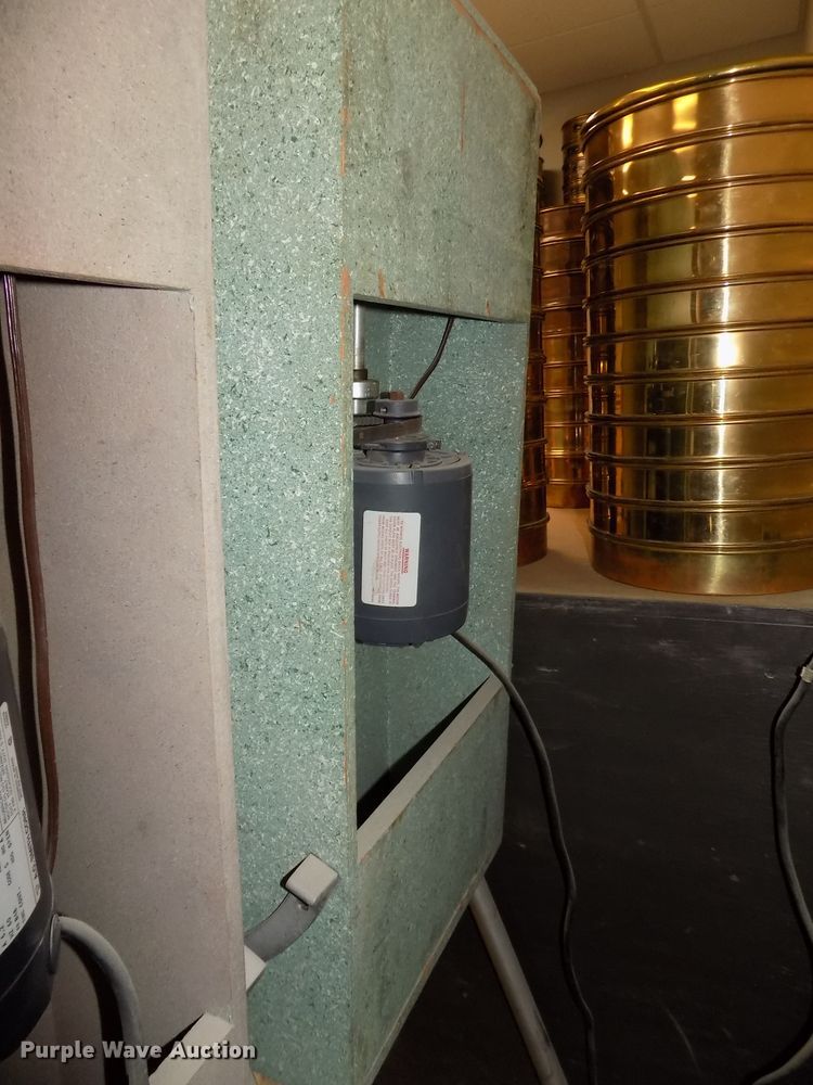 image for item DZ9741 Rainhart Mary Ann shaker and sieves