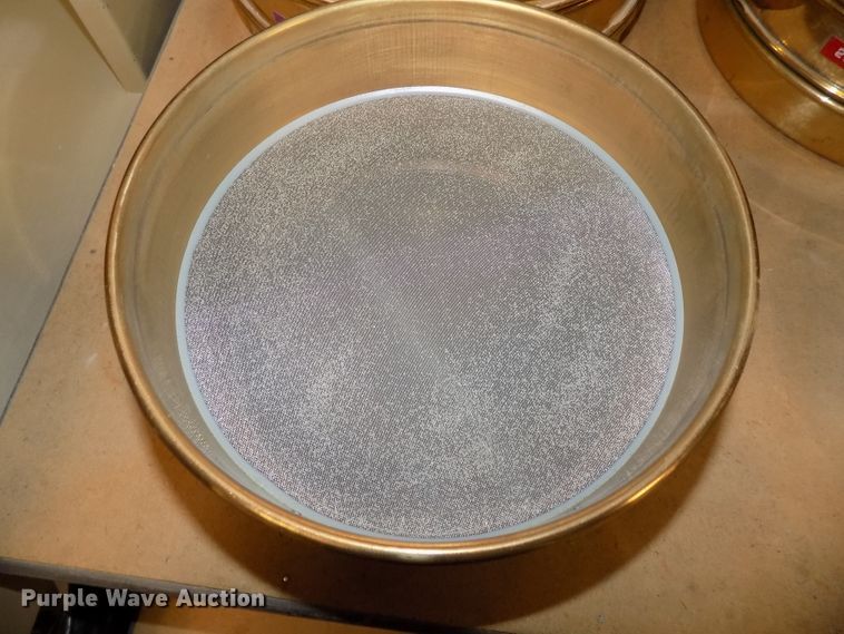 image for item DZ9741 Rainhart Mary Ann shaker and sieves