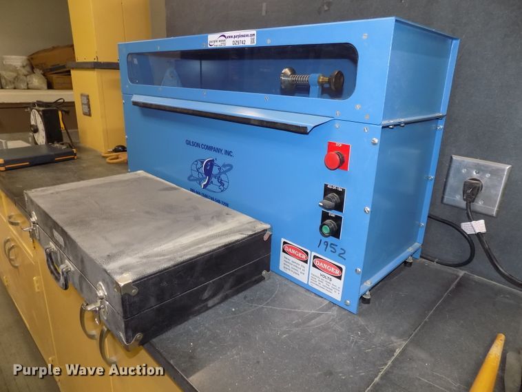 image for item DZ9742 Gilson sand content shaker and test set