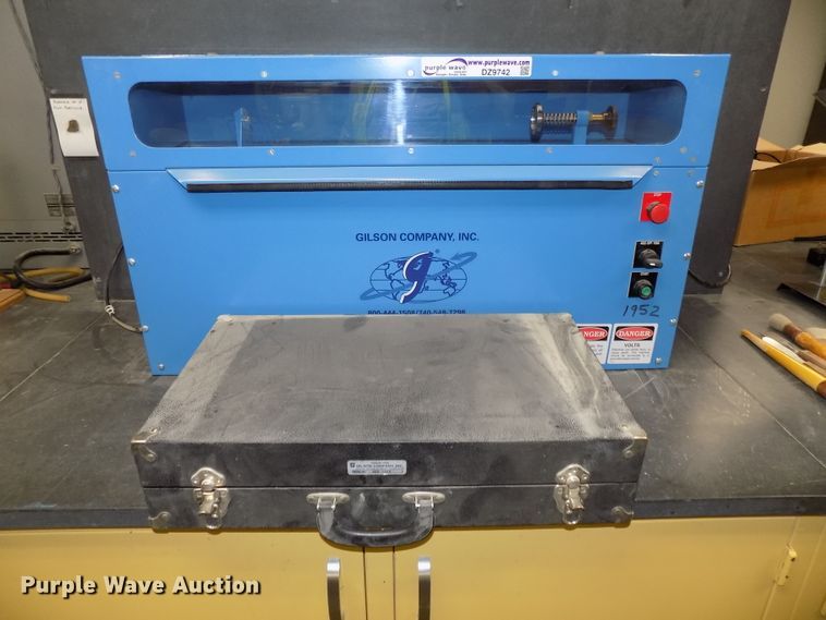 image for item DZ9742 Gilson sand content shaker and test set